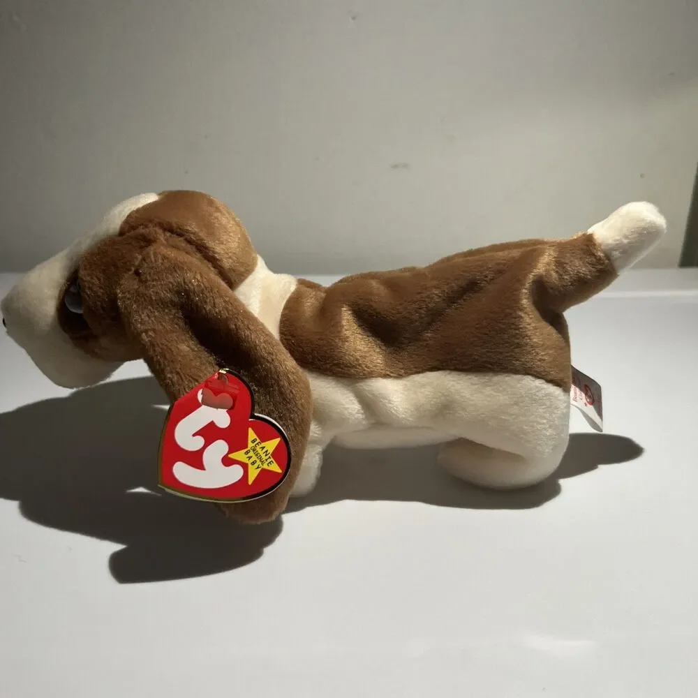 VTG Beanie Baby, Tracker Hound Dog, Brown and white with all tags